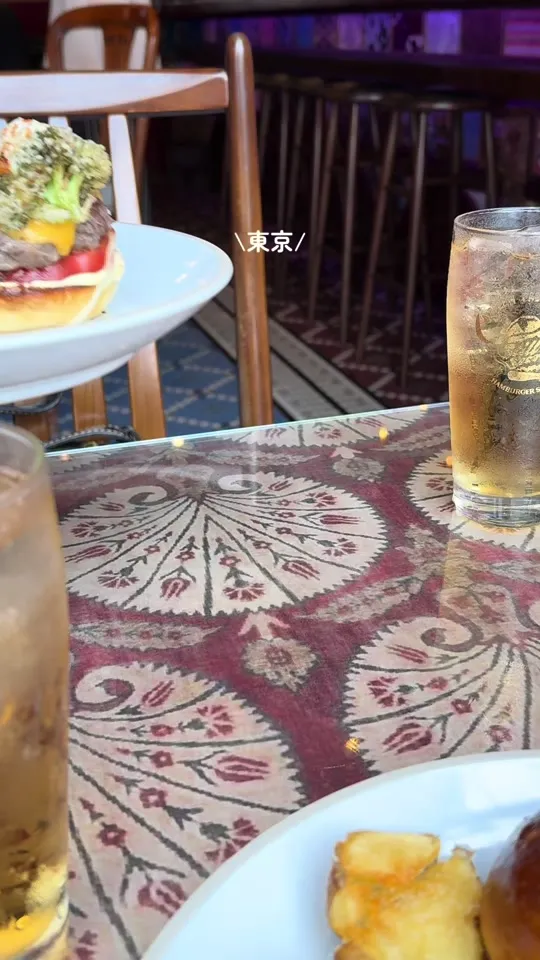 OVERWHELM HAMBURGER & BAR STAND(オーバーウェルム)