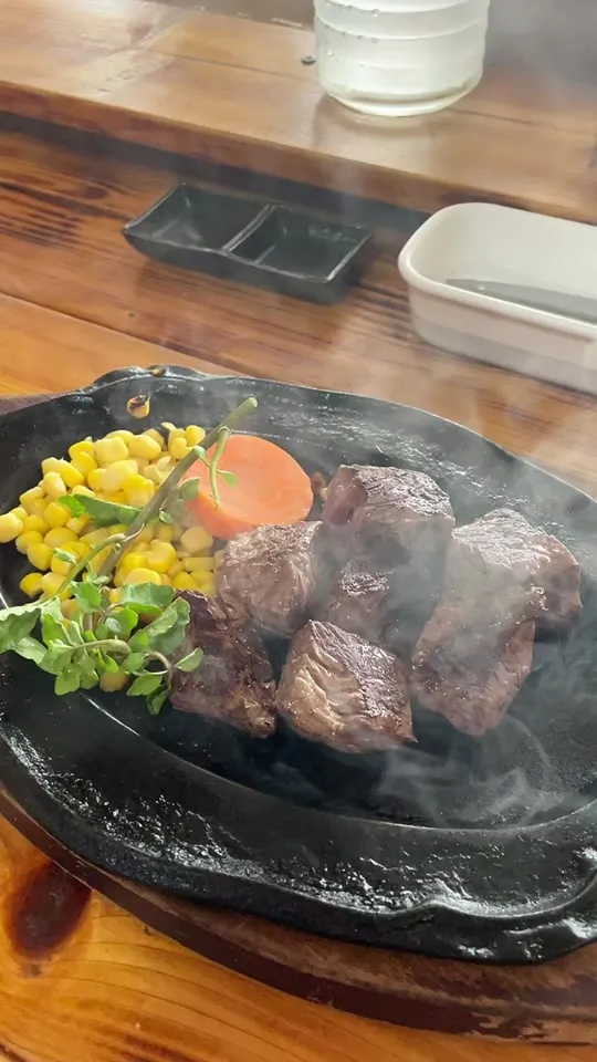 山中湖畔のステーキ酒場