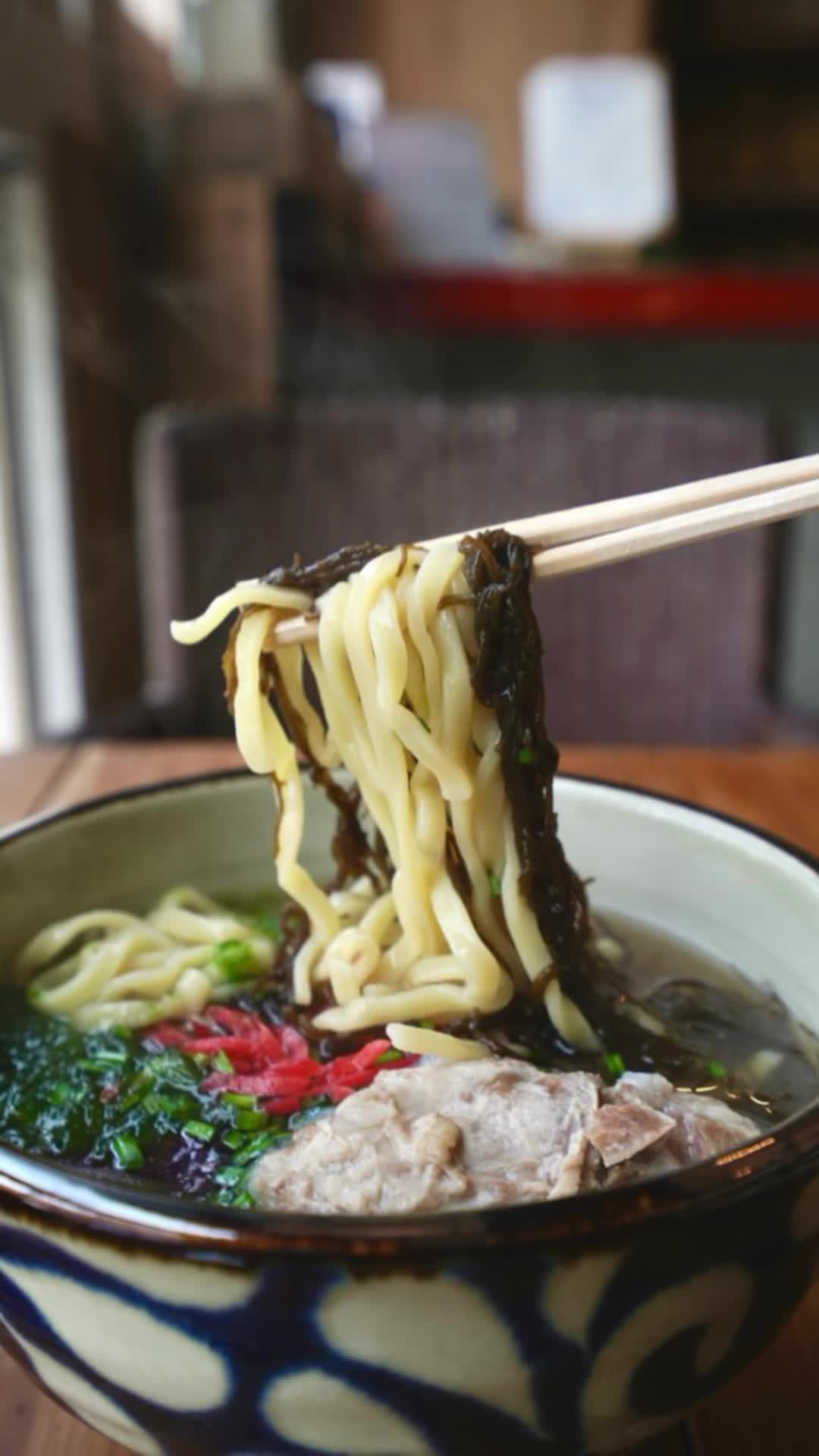 うるまの島そば 海をのむ あげな店 〜second wave 波乗りソーキ〜