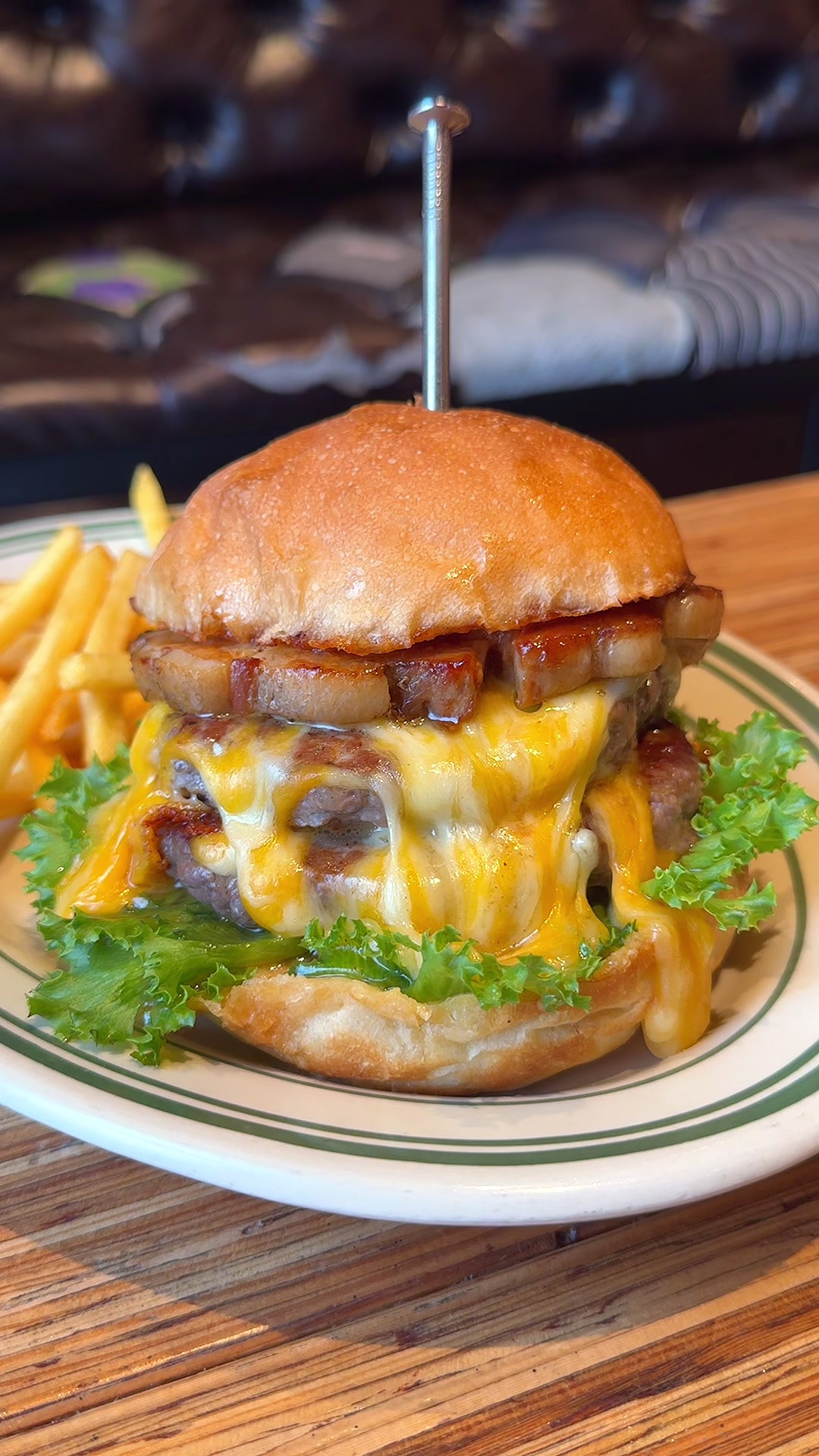 VIVA LA BURGER