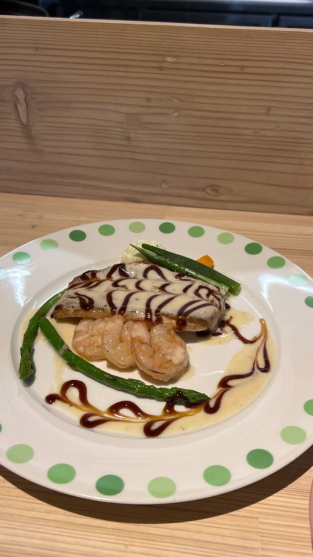 フレンチカフェダイニング路地裏