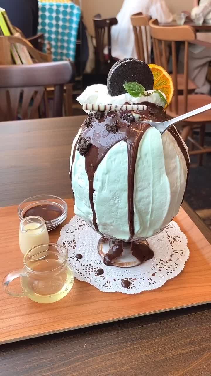 cafe Lumiere