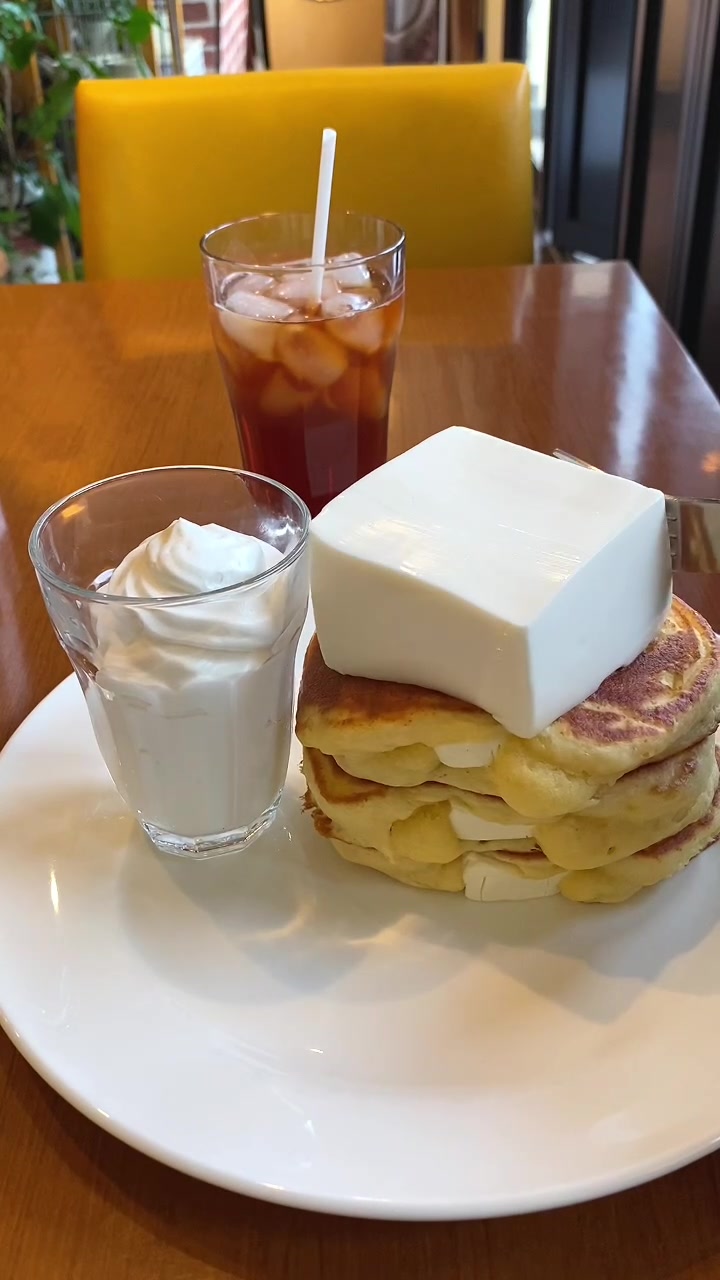 Egg Moon cafe