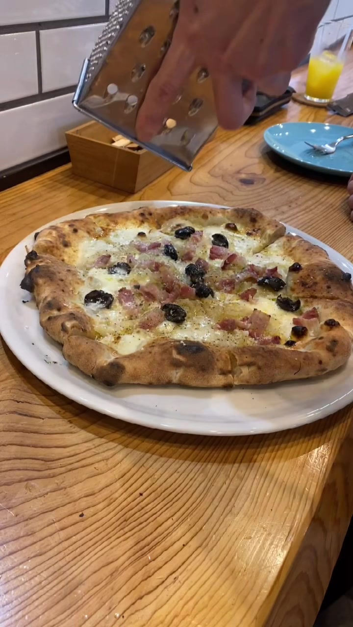 ピッツェリア アヴェント