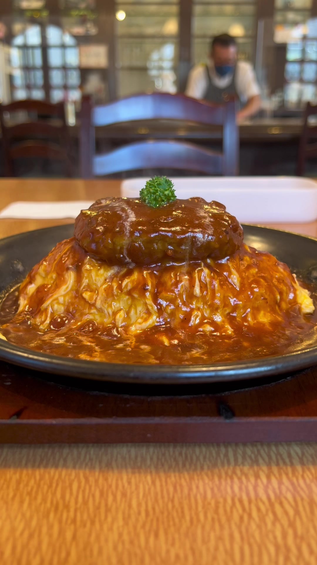 交番のうらのおむらいす屋さん