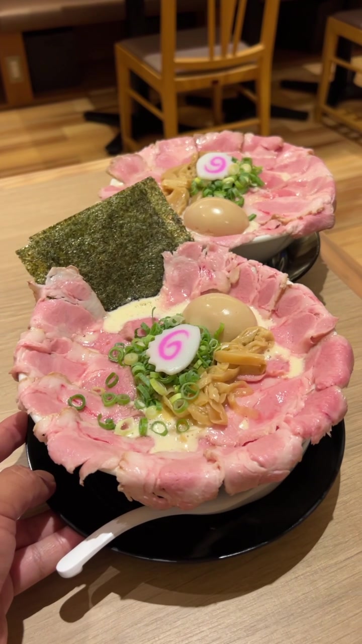 鶏そば啜る 伏見はなれ