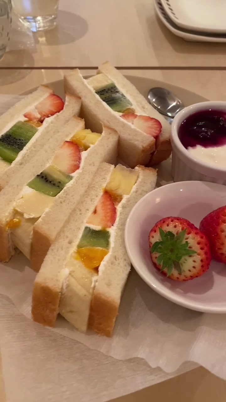 フルーツカフェサイタサイタ